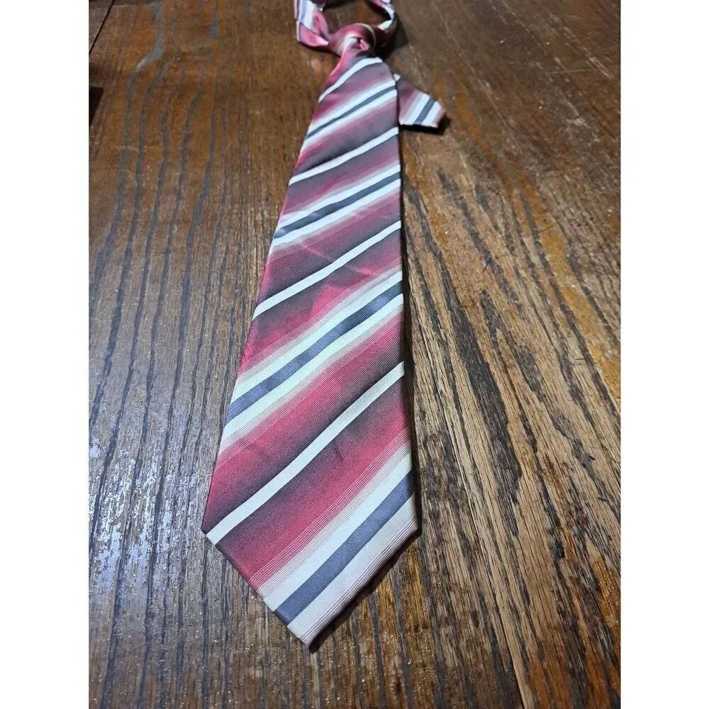 Van Heusen Cream, Red, Grey Stain Resistant Silk Mens Neck Tie